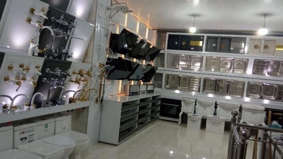 Manufacturer of luxury sanitary and building products in Laros Momeni company in Kamal city of Karaj