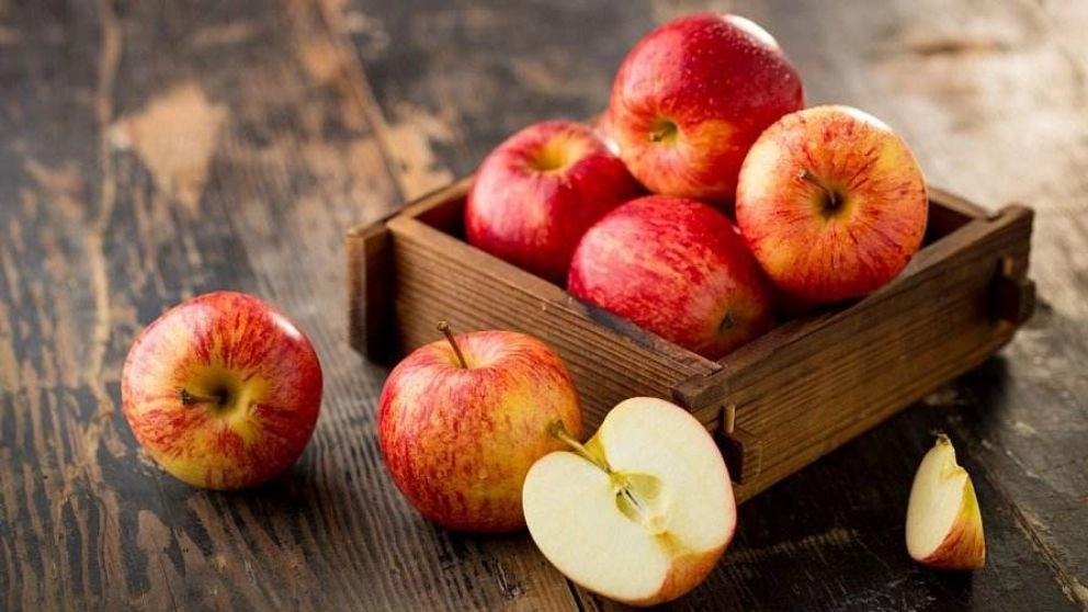 What are the properties of apples?