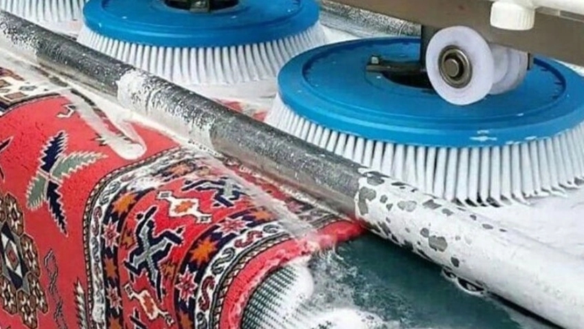 Different methods of washing carpets in a carpet cleaner