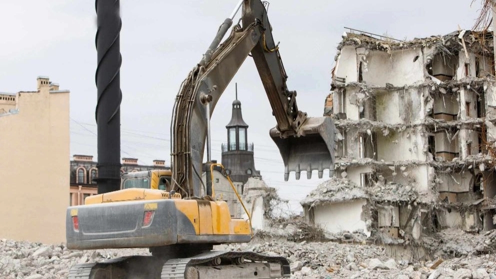 Demolition of the building and construction of uPVC windows in Urmia