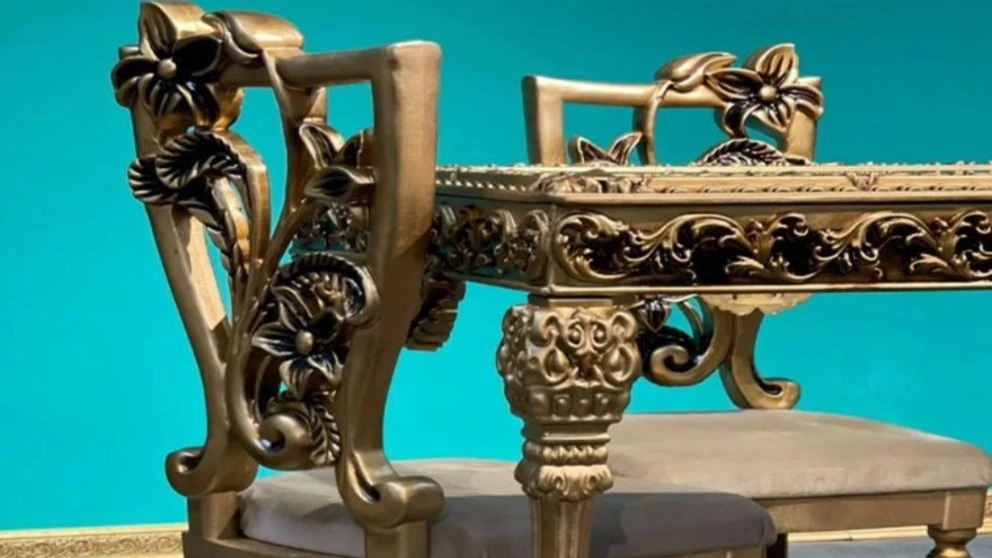 Wooden or polymer table and chairs?