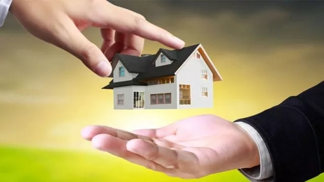 What is the difference between mortgage and rent?