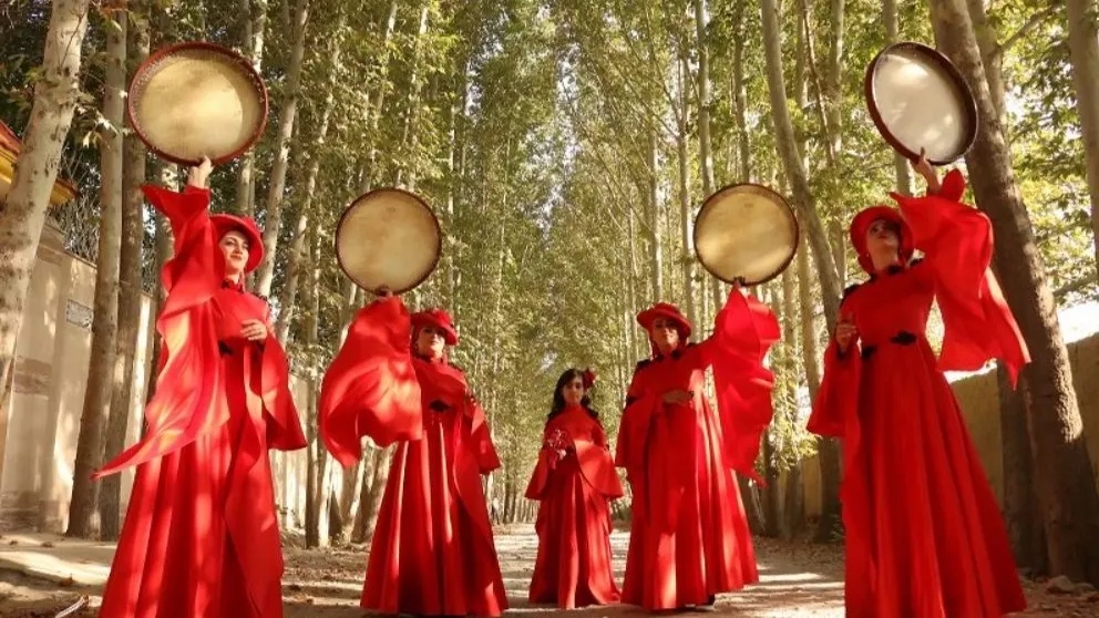 Nasrin Lotfi's group of bridesmaids and drummers in Rasht