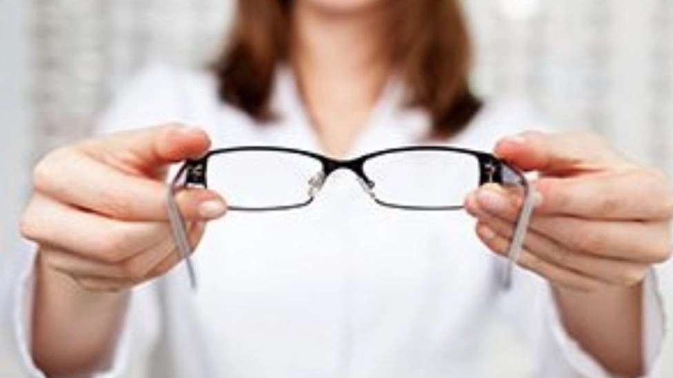 Weak eye difference with astigmatism