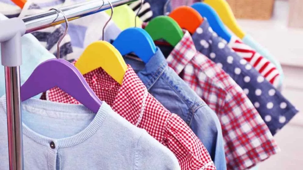 What is the best color of children's clothes?