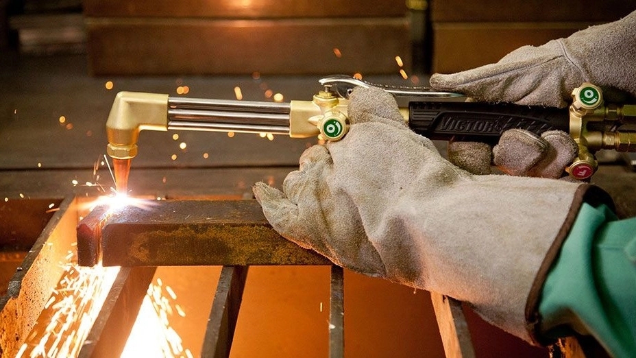 CNC cutting with air gas, plasma, laser or water jet