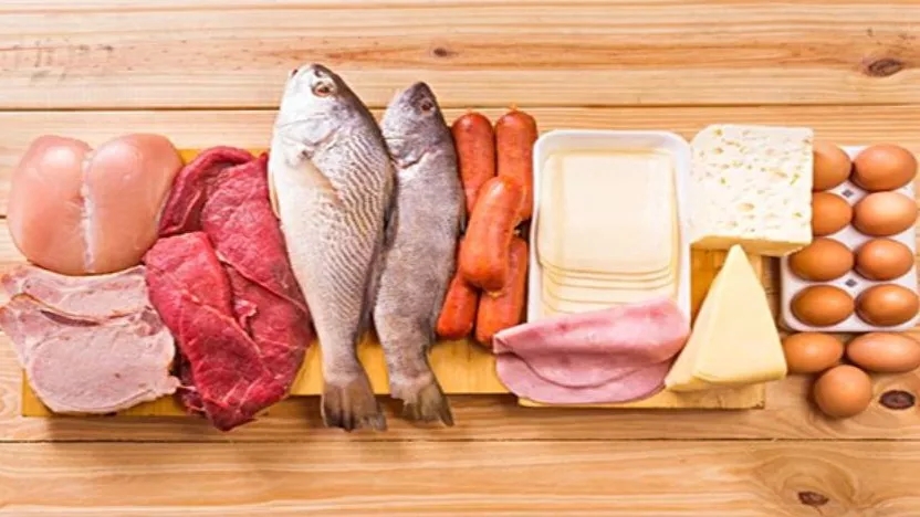 Which one has more protein, chicken or fish?
