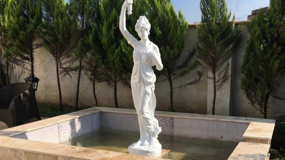 Production and sale of Khazli concrete and fiberglass sculptures in Rasht