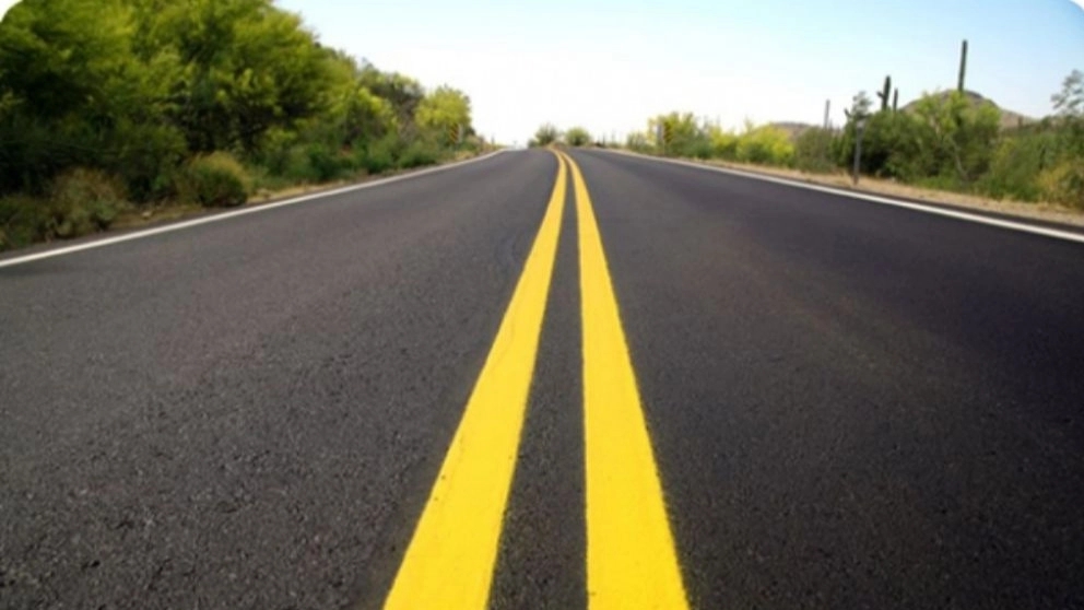 Traffic colors and street lines of Momzai in Isfahan