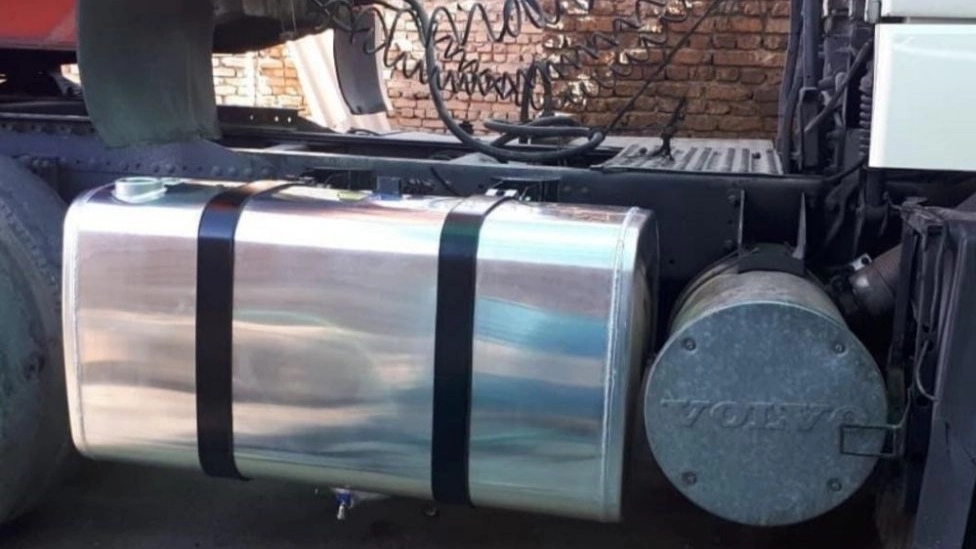 What is the material of the car tank?