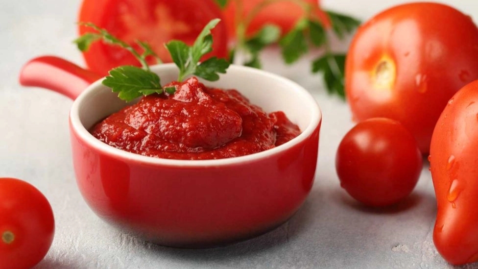What are the characteristics of quality tomato paste?
