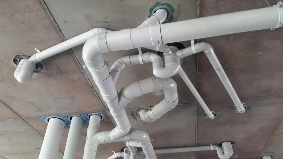 Implementation of hot and cold piping facilities of Superpipe in Zahedan