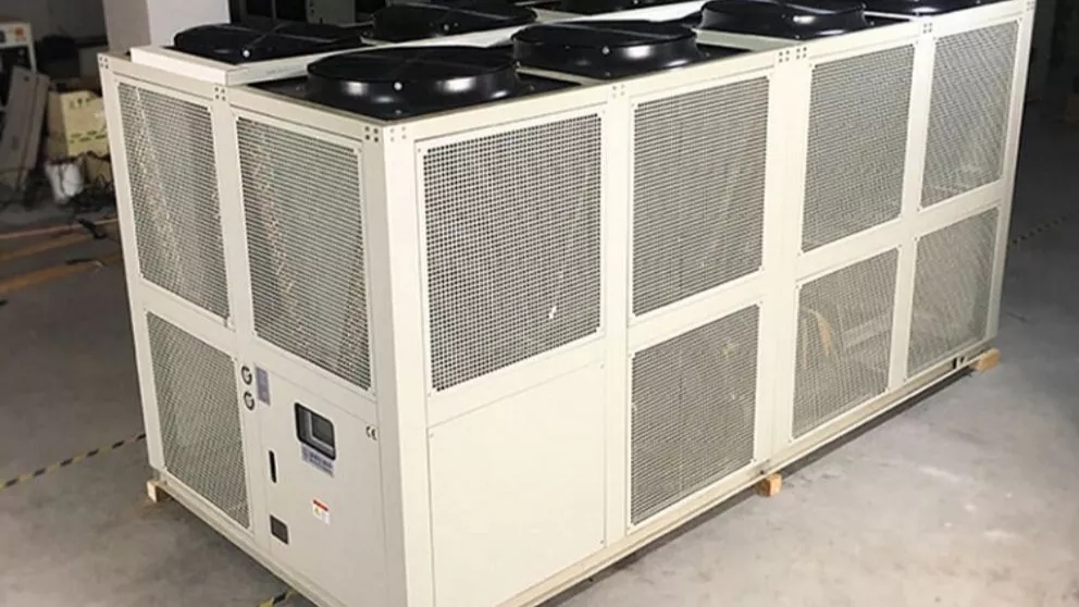 What is a heating chiller and how does it work?