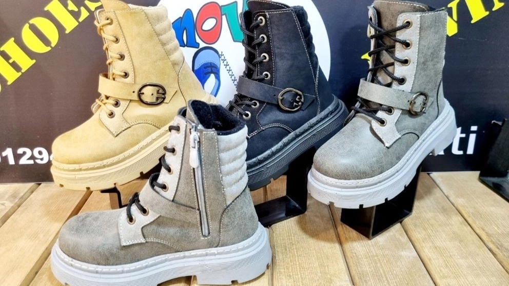 Production and distribution of Novin Ezzati children's shoes in Tehran