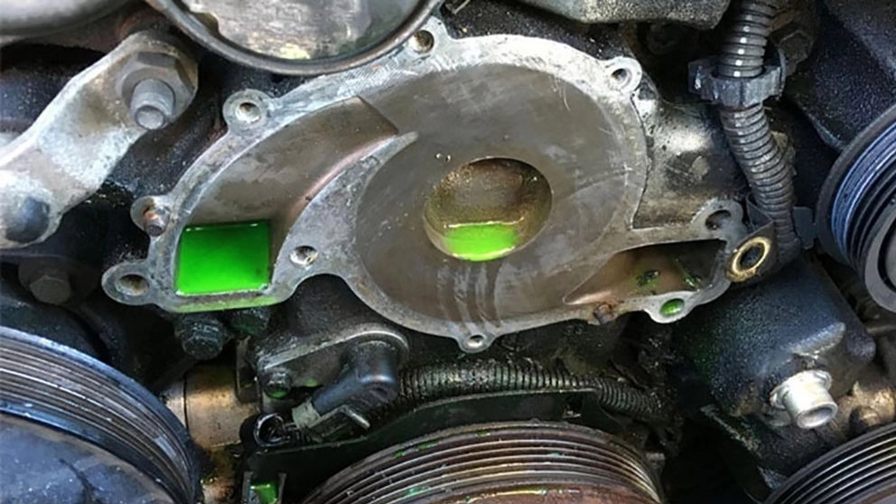 What are the symptoms of water pump failure?