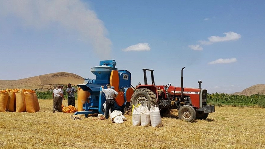 Buying and selling all kinds of tractors and agricultural tools
