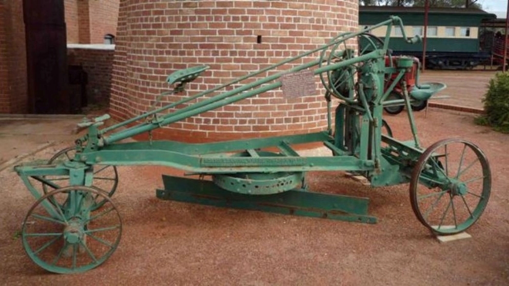 Introduction of grader: road construction and construction machinery grader