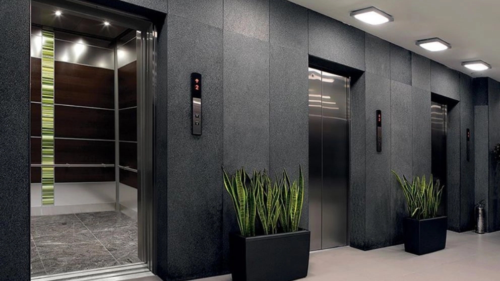 Safety tips when using the elevator