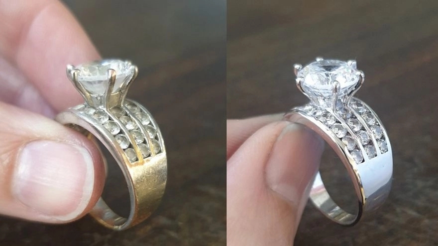 What is the cause of gold color change?