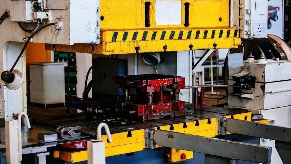 Pressing and plastic injection services of Mobin Press Industrial Group in Tabriz