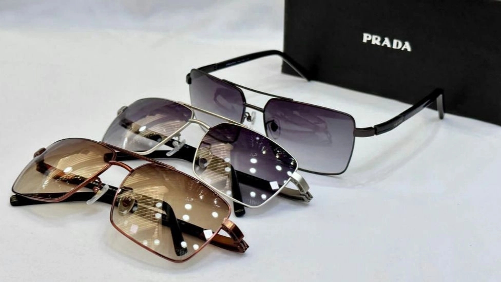 Construction of sales of medical glasses and sunglasses, diamond glasses store in Zahedan