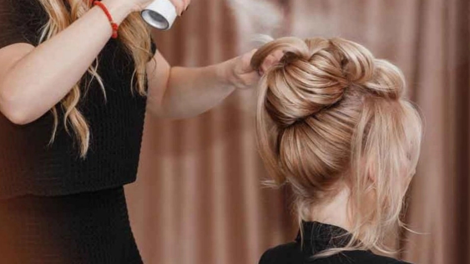 What are the characteristics of a good hairdresser?