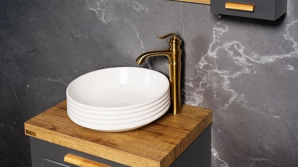 Alloy and color of faucets