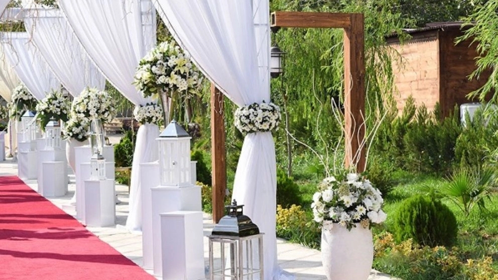 What points are important in choosing a wedding garden?