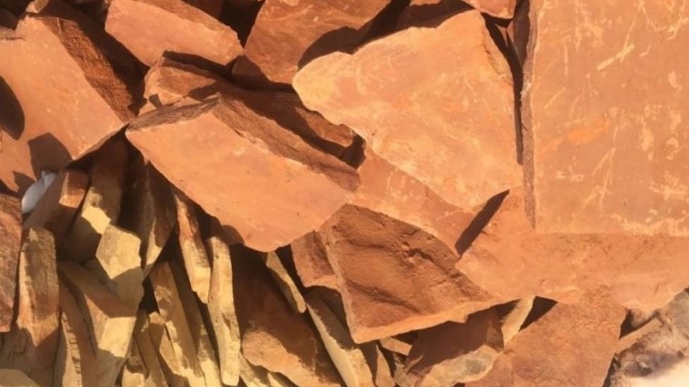 کاربرد سنگ لاشه در محوطه و نمای ساختمان