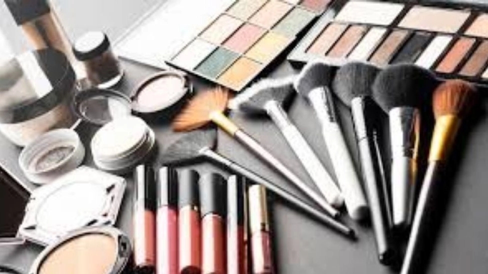 Wholesale sale of Bagharian cosmetics in Tehran