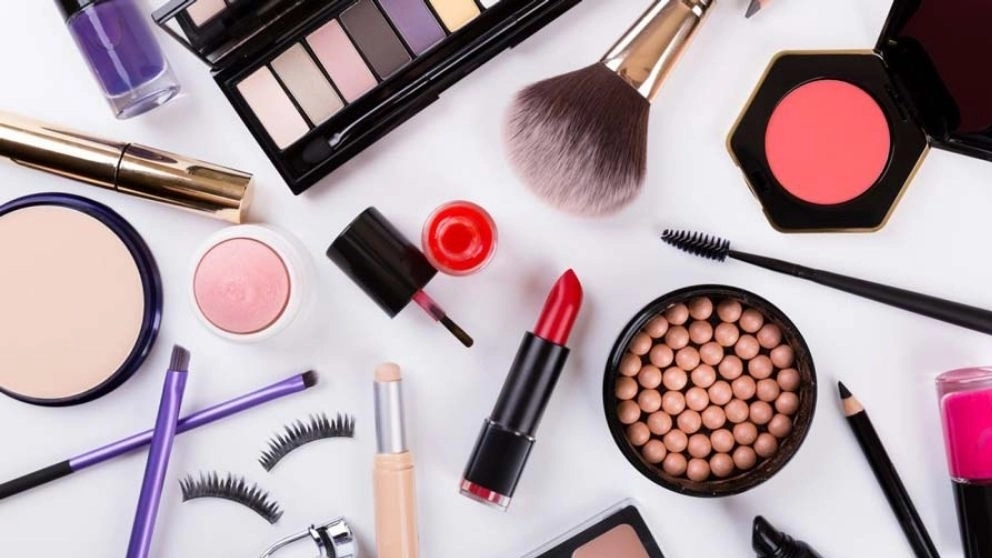 List of essential and important cosmetics for make-up