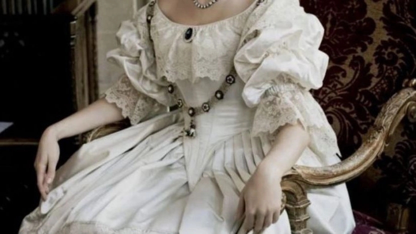 What is the history of wedding dresses? Where is its root?