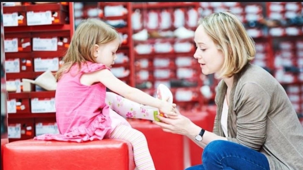 ☑️ Ways to choose the right shoes for a child