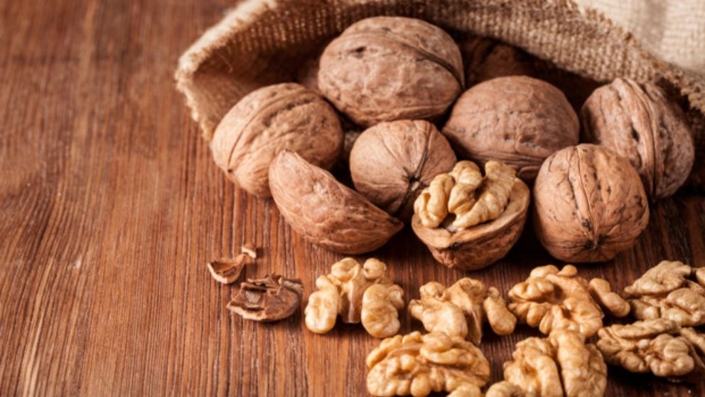 How to preserve the walnut kernel so that it does not lose its freshness?