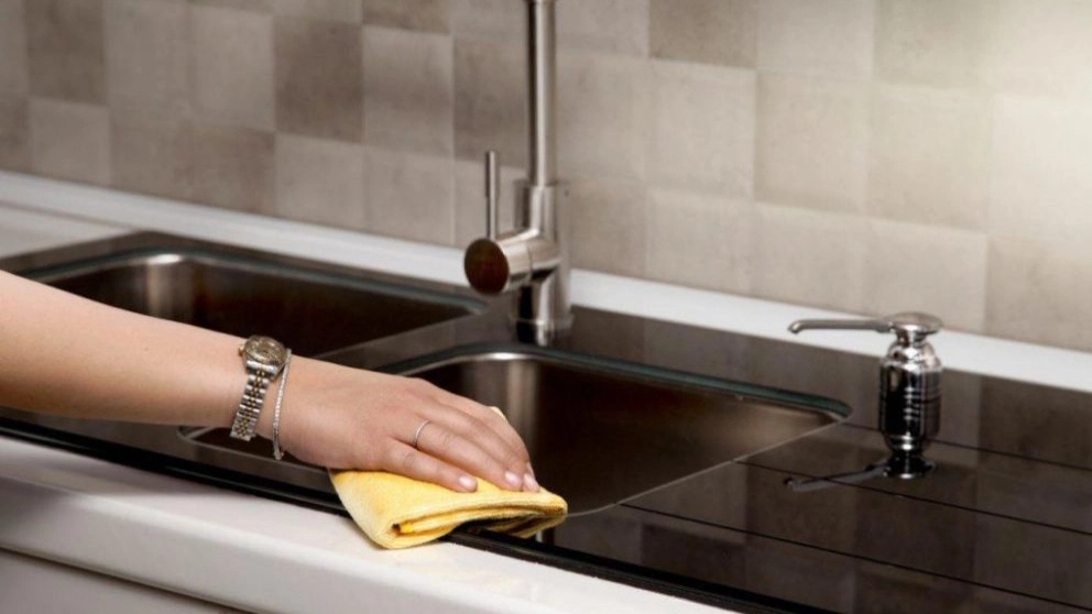 The best way to wash a granite sink