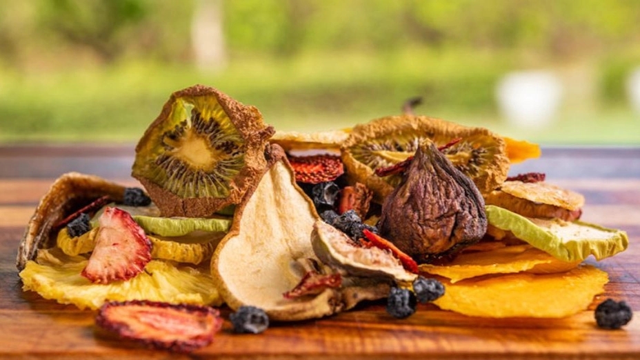 Why should we eat dried fruit?