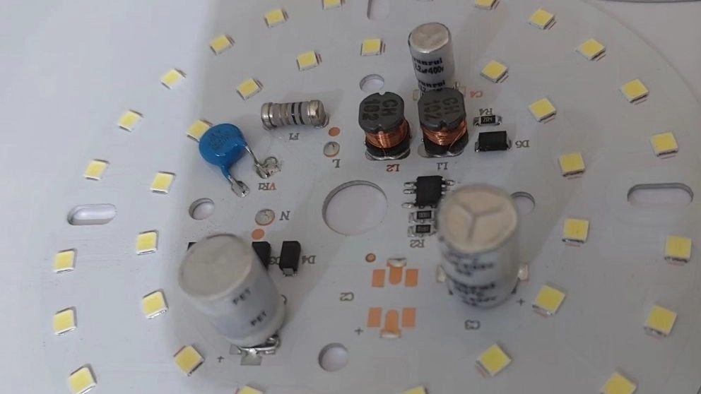 Kermanşah'ta elektronik bileşenler dob ve cob Abbasi ithalatı