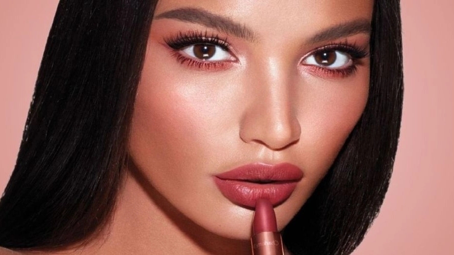 The difference between light and medium makeup
