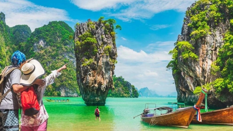 Why should we travel to Thailand?