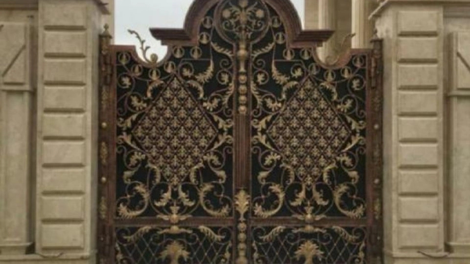 Production and manufacture of luxury Gholami forged metal fences in Urmia
