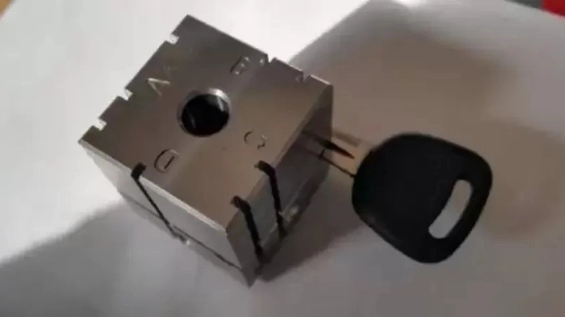 Production of Tehrani key making machines in Tehran Pars
