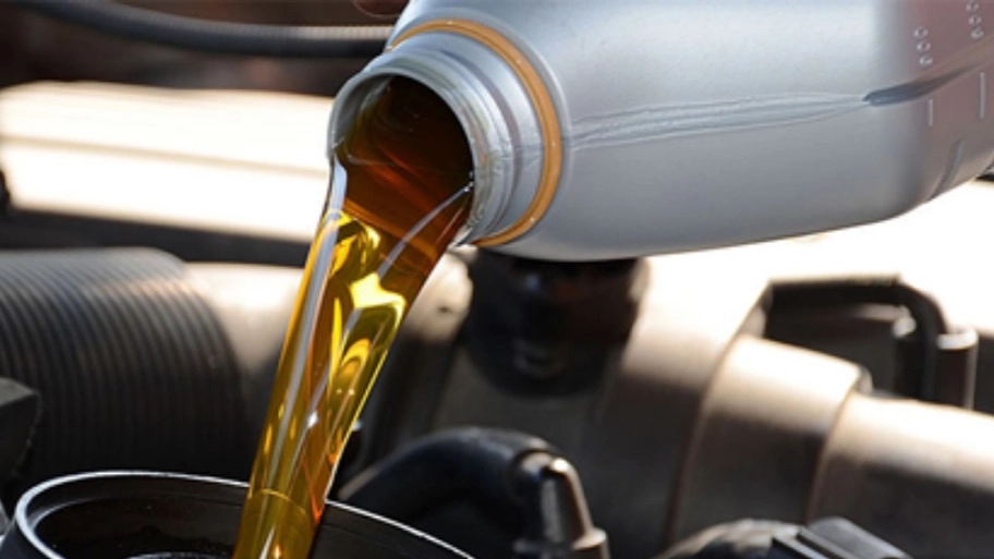 Selling all kinds of motor oils and industrial oils in Azadegan, Tehran