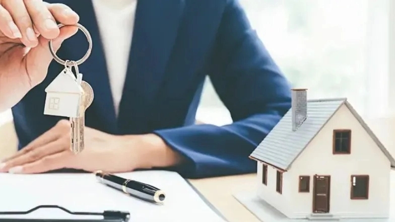 What are the roles and duties of a real estate agent?