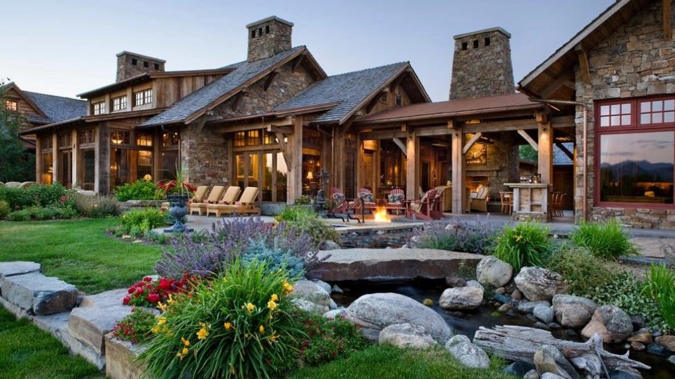 What is the design of a rustic villa?