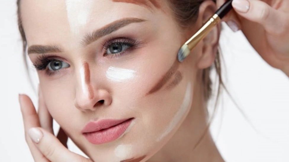 All kinds of facial makeup