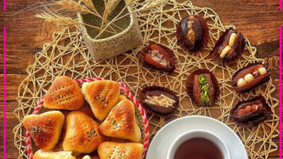 Production and sale of Kamrani date sweets in Kohnouj, Kerman