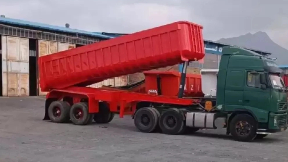 Production of three-axle dump trailers and three-axle tent trailers of Aral Sanat Company in Bukan