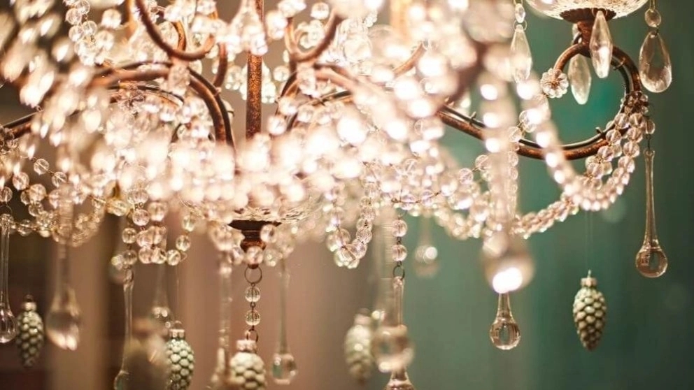 Buying a chandelier and the tips we need to know about it