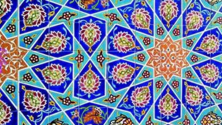 Construction, production and design of traditional tiles of Ashab Hashemi mosques in Isfahan