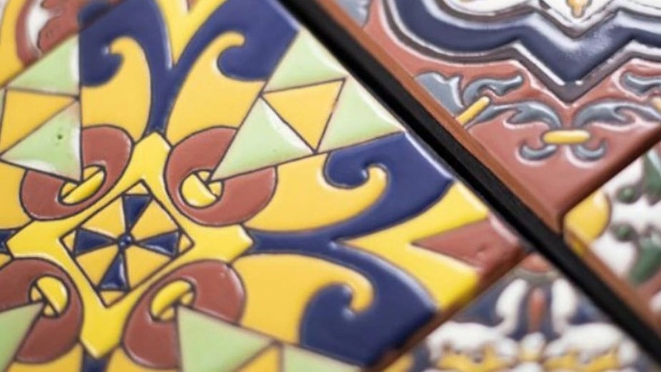 What is traditional tiling?